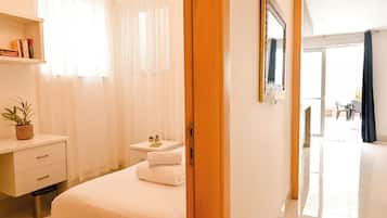 Apartamento família, 3 quartos, 2 banheiros (Quiet modern apart near the sea blu) | 3 quartos