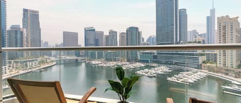 Classic Apartment, 1 Bedroom, Pool Access, Bay View | Lake view