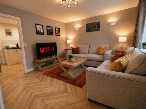 Central Bridgnorth Boutique Townhouse - Private Parking