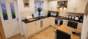 Central Bridgnorth Boutique Townhouse - Private Parking