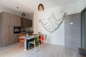 Dining - Mediterranea House A Otranto – 8 Guests, Balcony, Wi-Fi & Air Conditioning (Otranto)