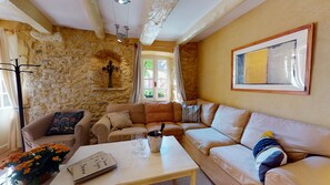 TV, DVD player, ping pong, books - The Minotier's house at Domaine des Fargues **** (Sainte-Foy-de-Longas)