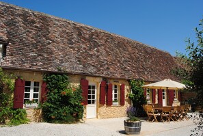Exterior - The Minotier's house at Domaine des Fargues **** (Sainte-Foy-de-Longas)
