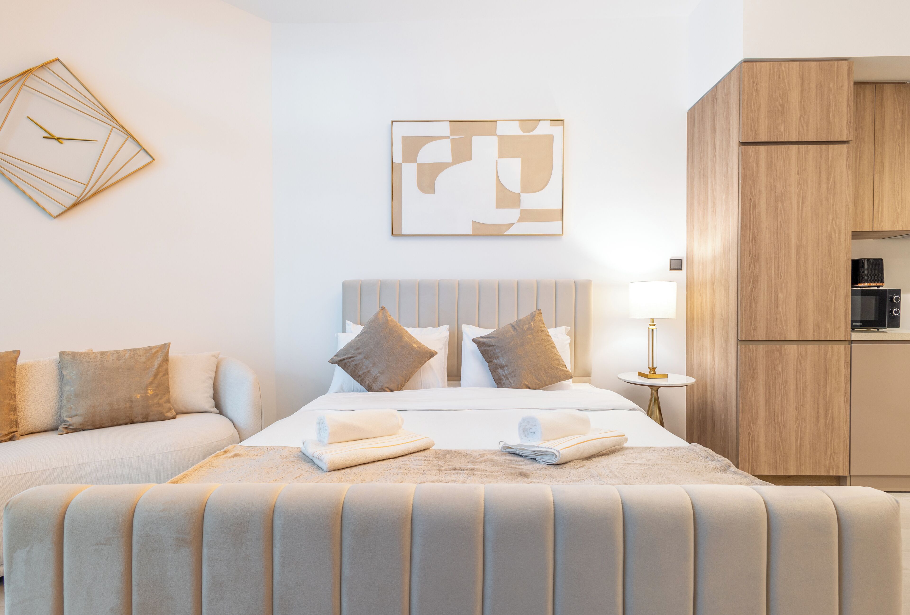 Studio Premium, quang cảnh hồ bơi | Bộ trải giường bằng vải cotton Ai Cập, bộ đồ giường cao cấp 