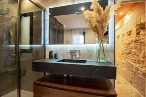 Shower, hair dryer, towels, soap - Montpellier historic center (Montpellier)