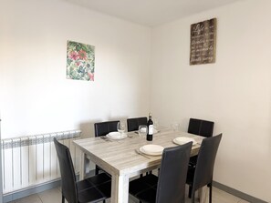 Dining - Family apartment near the beach - 5 guests (Salou)