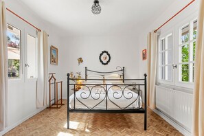 1 habitación, tabla de planchar con plancha, wifi y ropa de cama 