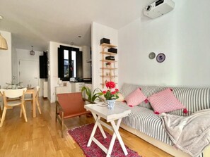 TV - Elegant apartment in the heart of Granada (Granada)