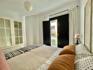 2 bedrooms, Internet, bed sheets - Elegant apartment in the heart of Granada (Granada)