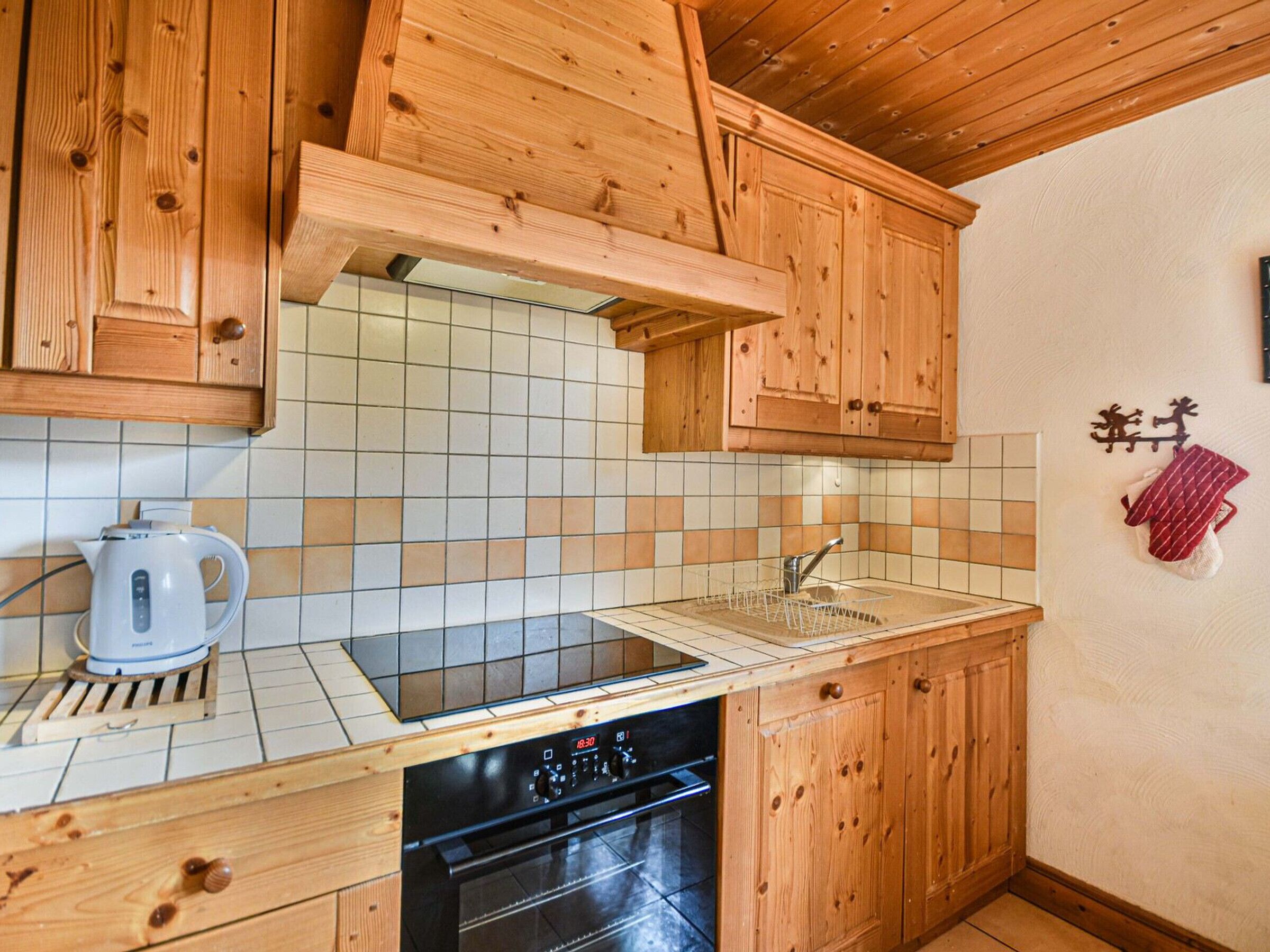 Fridge, microwave, dishwasher