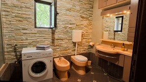 Shower, hair dryer, towels - Holiday Home Sparks - Sea View by Villas Guide (Crikvenica)