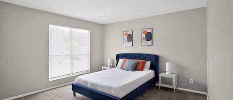 2 Schlafzimmer, Schreibtisch, Bügeleisen/Bügelbrett, Reisekinderbett