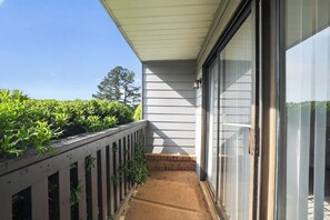 Exterior detail - Relaxing3 bedroom unit with easy Atlanta access (Riverdale)