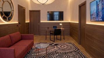 Deluxe Double Room | In-room safe, desk, laptop workspace, blackout curtains