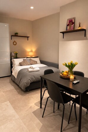 1 bedroom, internet, bed sheets