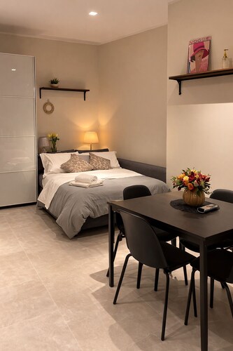 Studio apartment in the heart of Piacenza•Horse Square