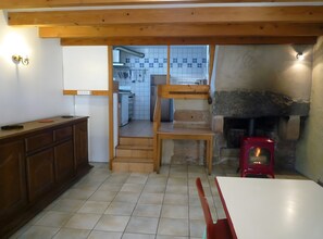 Dining - Farmhouse Retreat at Aux Moineaux – Nature, Comfort & Group Stays (Dommartin-lès-Remiremont)