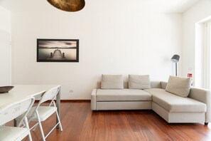 Living area - GuestHost - Bright Balcony Flat X4 Gioia MM2 (Milan)