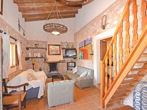 TV, fireplace - Vacation home Alba by Interhome (Llubí)