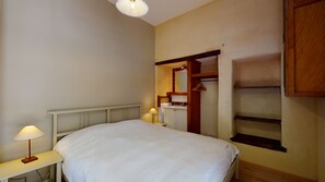 3 Schlafzimmer, Bügeleisen/Bügelbrett, Reisekinderbett, kostenloses WLAN
