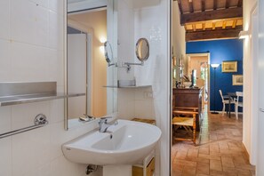 Interior - Villa 'Il Giardino' with Private Terrace, Wi-Fi and Air Conditioning (Pian D'alma)