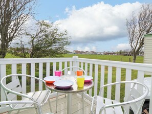 Cottage | Outdoor dining - St Monans Holiday Park - Holiday Accommodation 19927 (Anstruther)