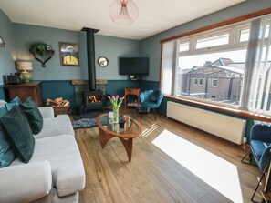 Living area - Crown Cottage (Dunfermline)