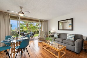 Smart TV - SUMMER SALE! Charming studio just steps from the beach - MKV 155 (Lahaina)