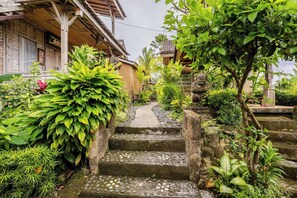 Room, 1 Bedroom, Smoking, Hot Tub | Garden
