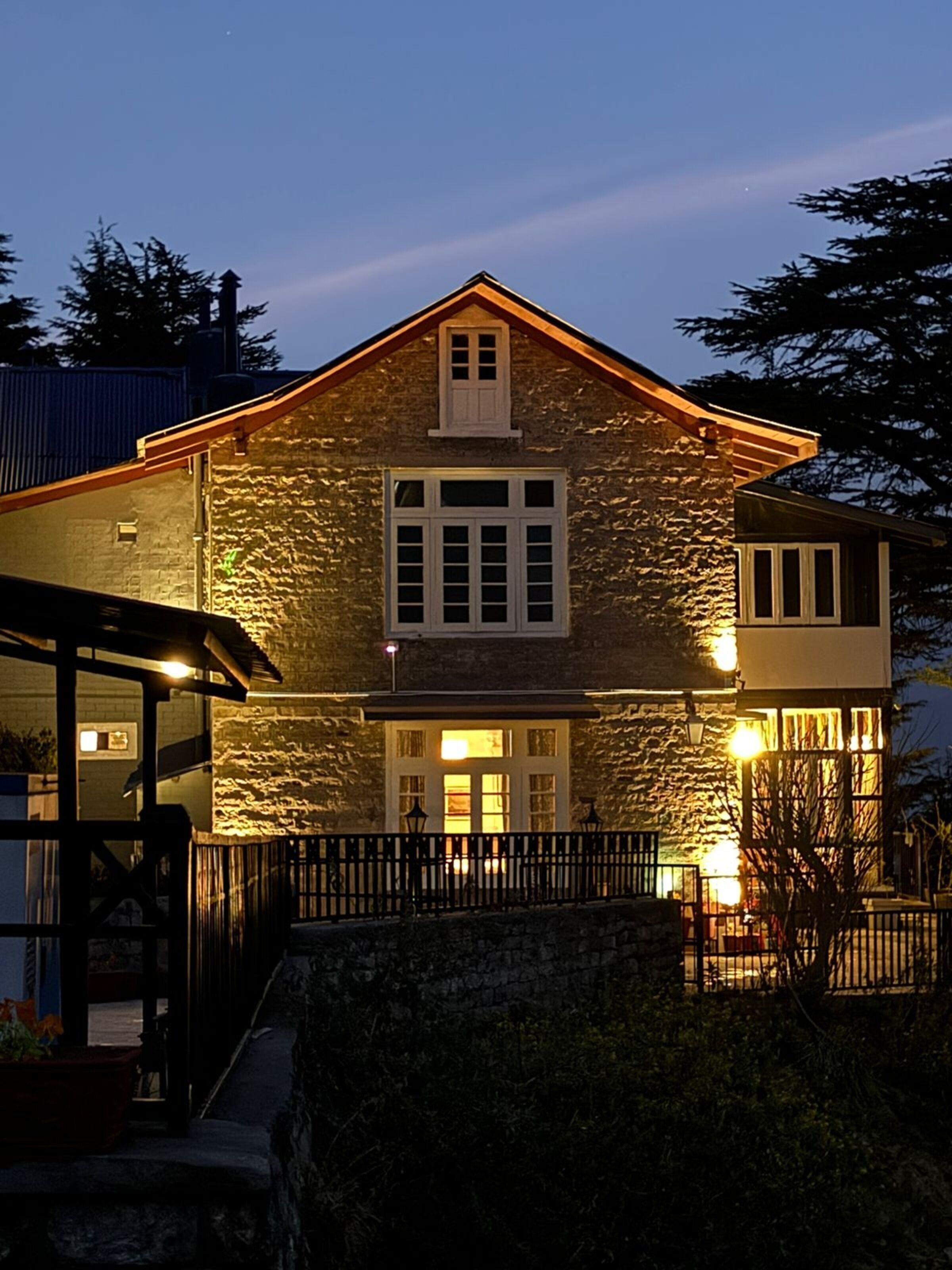 المنشأة من الخارج