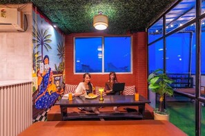 Lobby - Madpackers Varanasi (Varanasi)