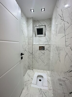Bathroom - Saw Airport and Metro Hub (İstanbul)