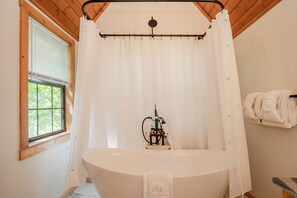 Towels - BlueMoonOL: HotTub*Wifi*Pet-Friendly*Yard*FirePit*Games (Sevierville)