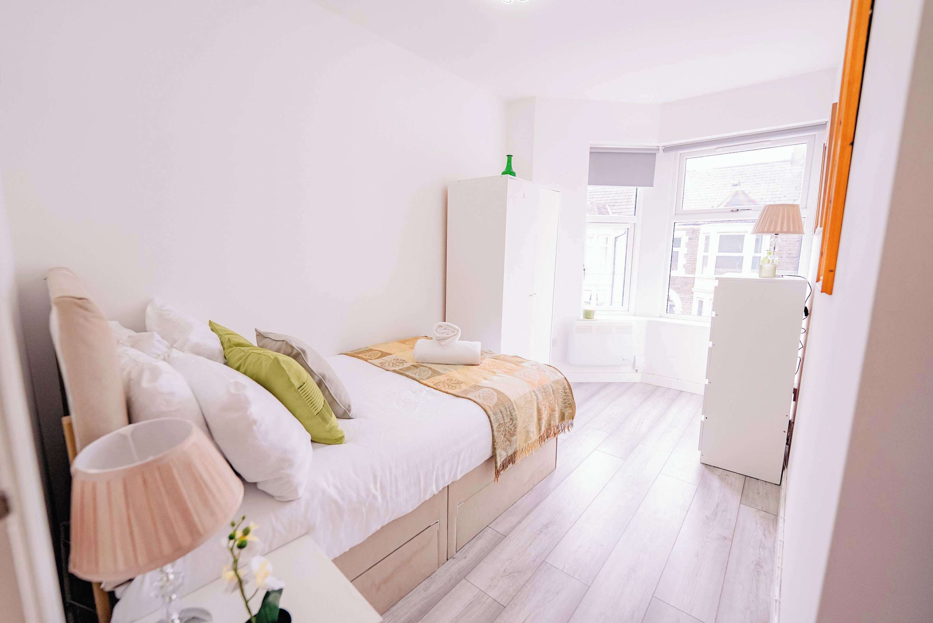 3 bedrooms, desk, iron/ironing board, WiFi