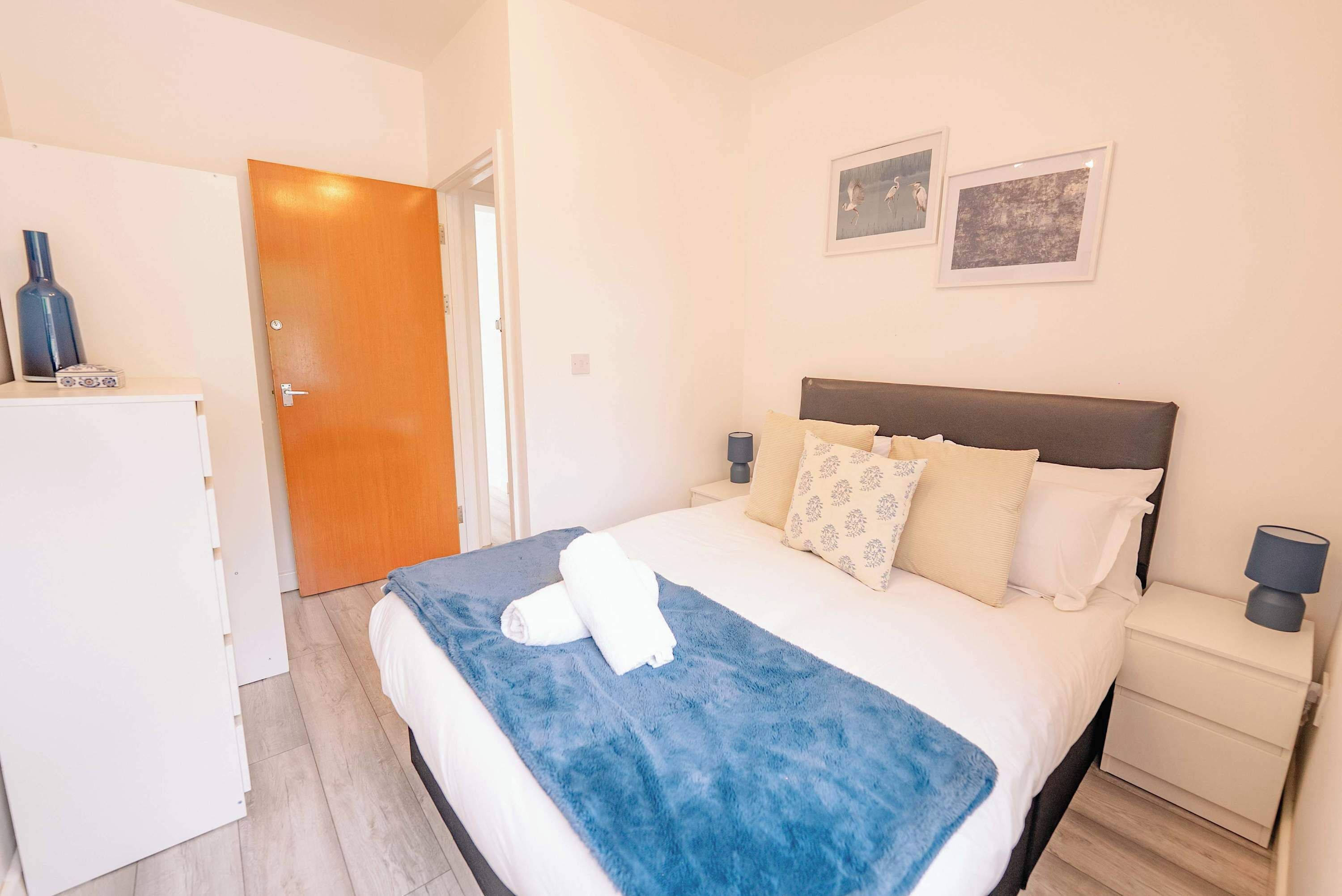 3 bedrooms, desk, iron/ironing board, WiFi