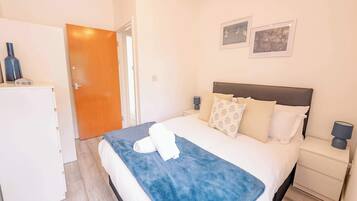 3 bedrooms, desk, iron/ironing board, WiFi