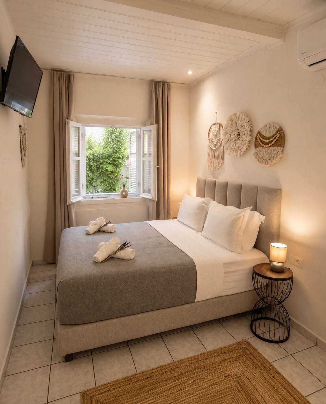 Economy bungalow | Een kluis op de kamer, een strijkplank/strijkijzer, gratis wifi
