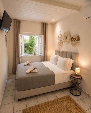 Economy bungalow | Een kluis op de kamer, een strijkplank/strijkijzer, gratis wifi
