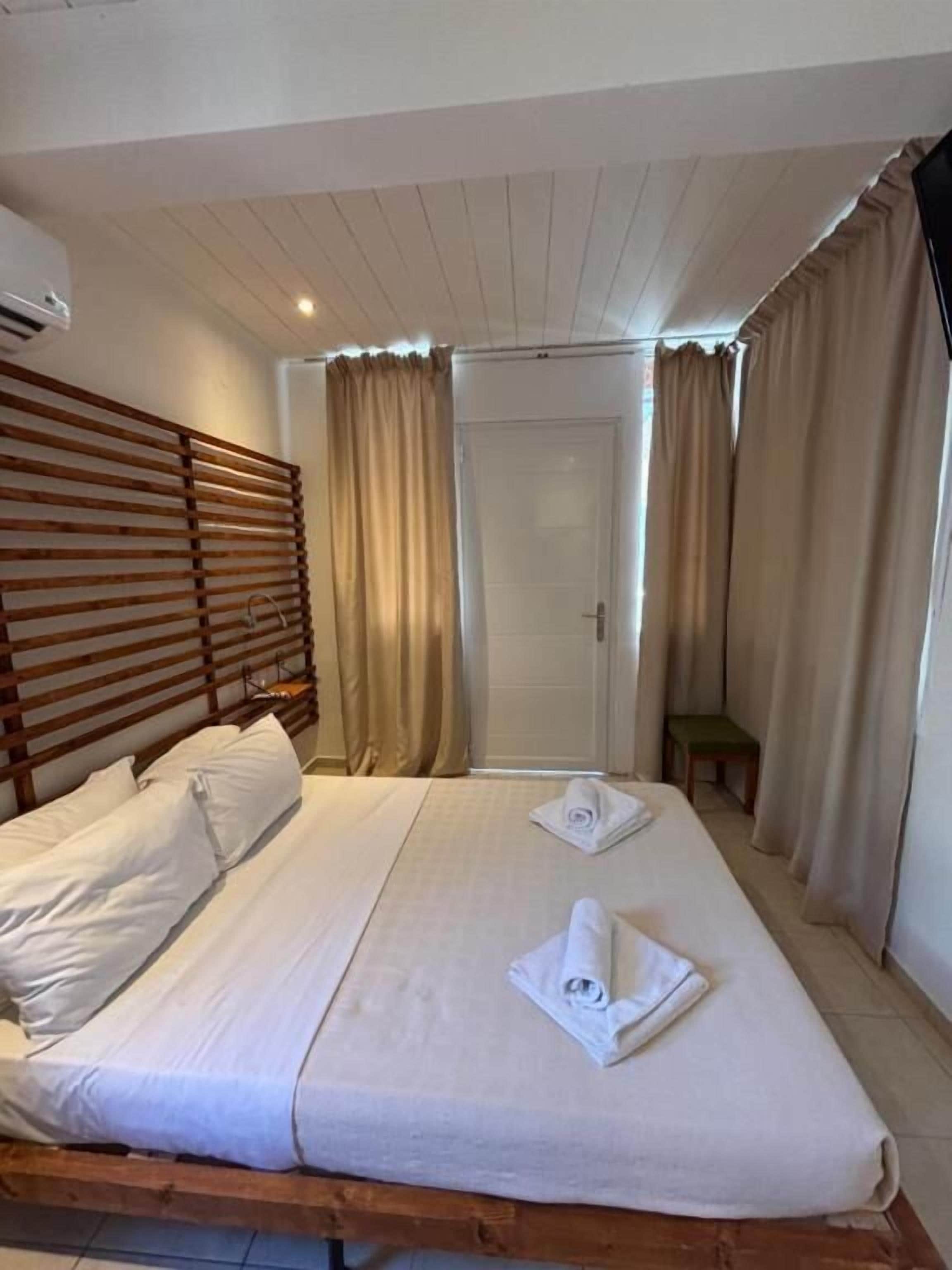 Economy Bungalow | In-room safe, iron/ironing board, free WiFi, bed sheets
