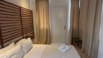 Economy Bungalow | In-room safe, iron/ironing board, free WiFi, bed sheets