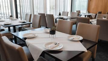 Daily buffet breakfast for a fee