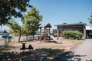 Área de juegos infantiles al aire libre