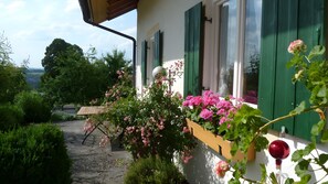 Property grounds - Apartment 'Panorama' with Shared Terrace, Shared Garden and Wi-Fi (Bad Kohlgrub)