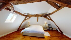 5 chambres, fer et planche à repasser, lit parapluie, Wi-Fi gratuit