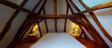5 bedrooms, iron/ironing board, travel cot, free WiFi
