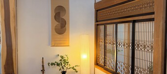 To Kurobe Dam, Hakuba, and Tateyama! Max. 11 people/ 4 min. walk from station/ 3 parking spaces/ Self-catering OK Large kitchen with Wi-Fi. Ideal for large groups or as a base for family vacations! Long-term stay welcome