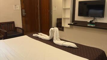Deluxe Room | Desk, laptop workspace, free WiFi
