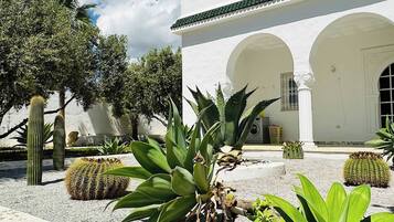 Villa, 5 Bedrooms, Private Pool, Garden View | Property grounds