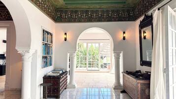 Villa, 5 habitaciones, piscina privada, vistas al jardín | Interior