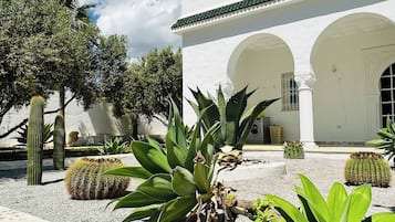 Villa, 5 habitaciones, piscina privada, vistas al jardín | Jardines del alojamiento